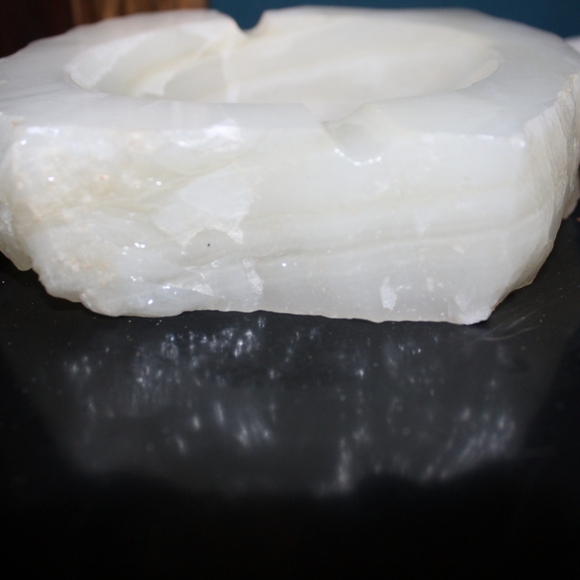 Vintage Alabaster Ashtray - Picture 7 of 16